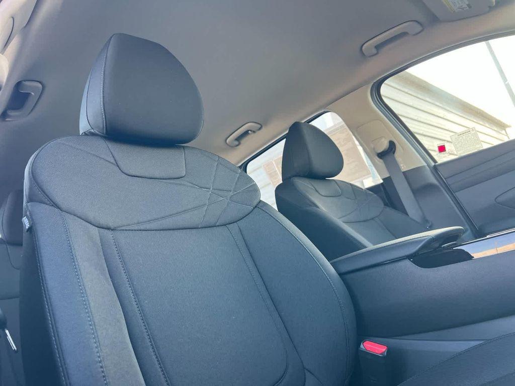 new 2026 Hyundai TUCSON Hybrid car, priced at $31,095