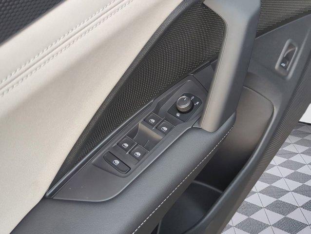 new 2025 Volkswagen Tiguan car, priced at $33,493