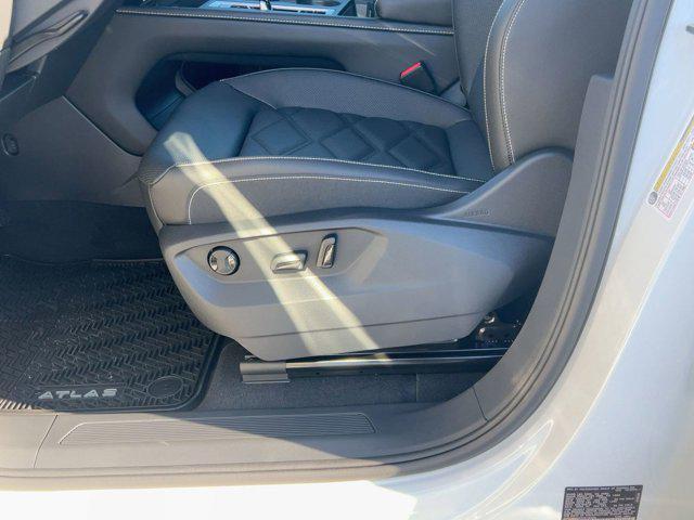 new 2026 Volkswagen Atlas car, priced at $43,303