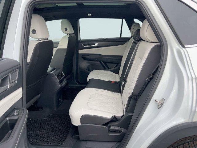 new 2026 Volkswagen Atlas Cross Sport car, priced at $54,561