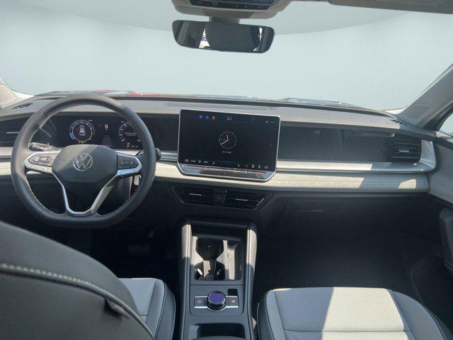 new 2025 Volkswagen Tiguan car, priced at $33,935