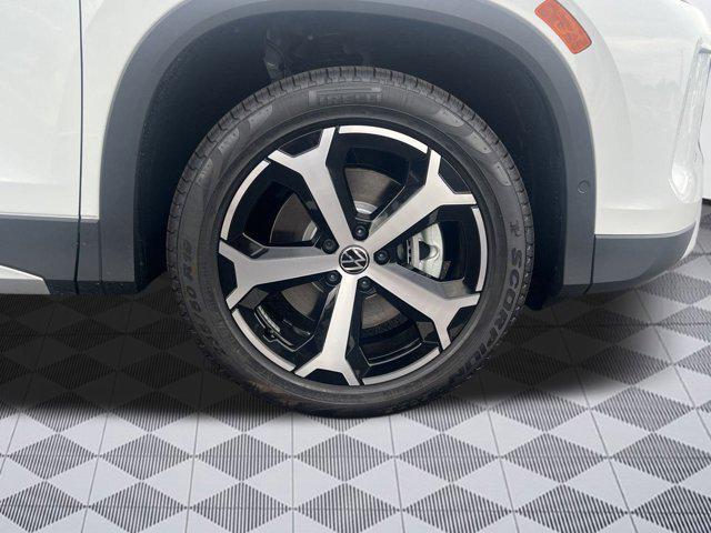 new 2025 Volkswagen Tiguan car, priced at $32,993