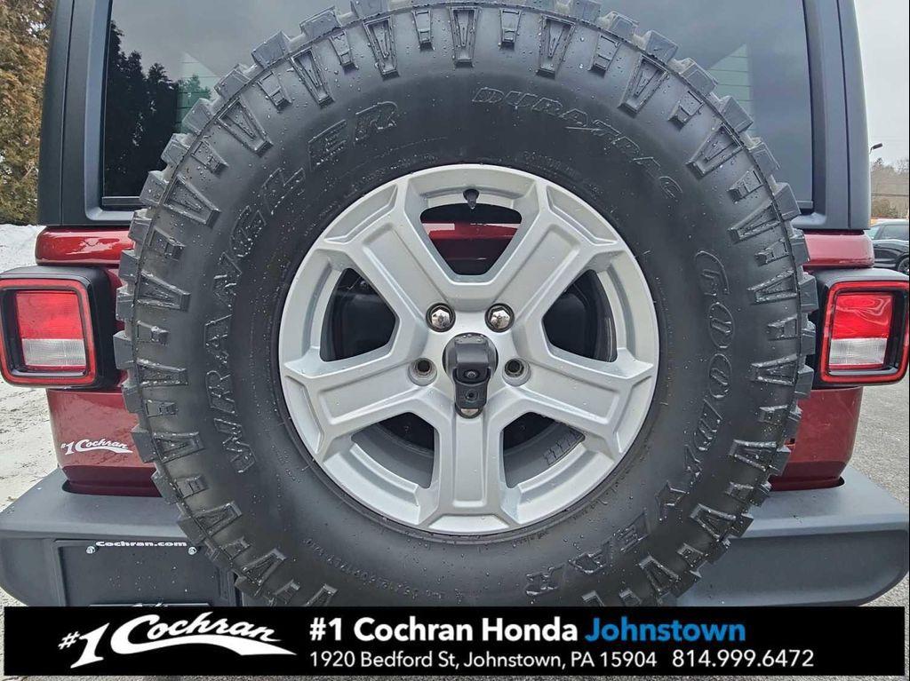 used 2022 Jeep Wrangler Unlimited car, priced at $27,498