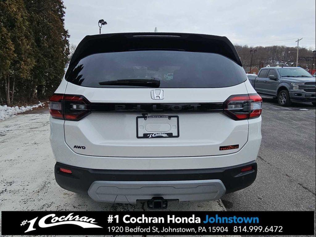 new 2025 Honda Pilot car, priced at $47,759