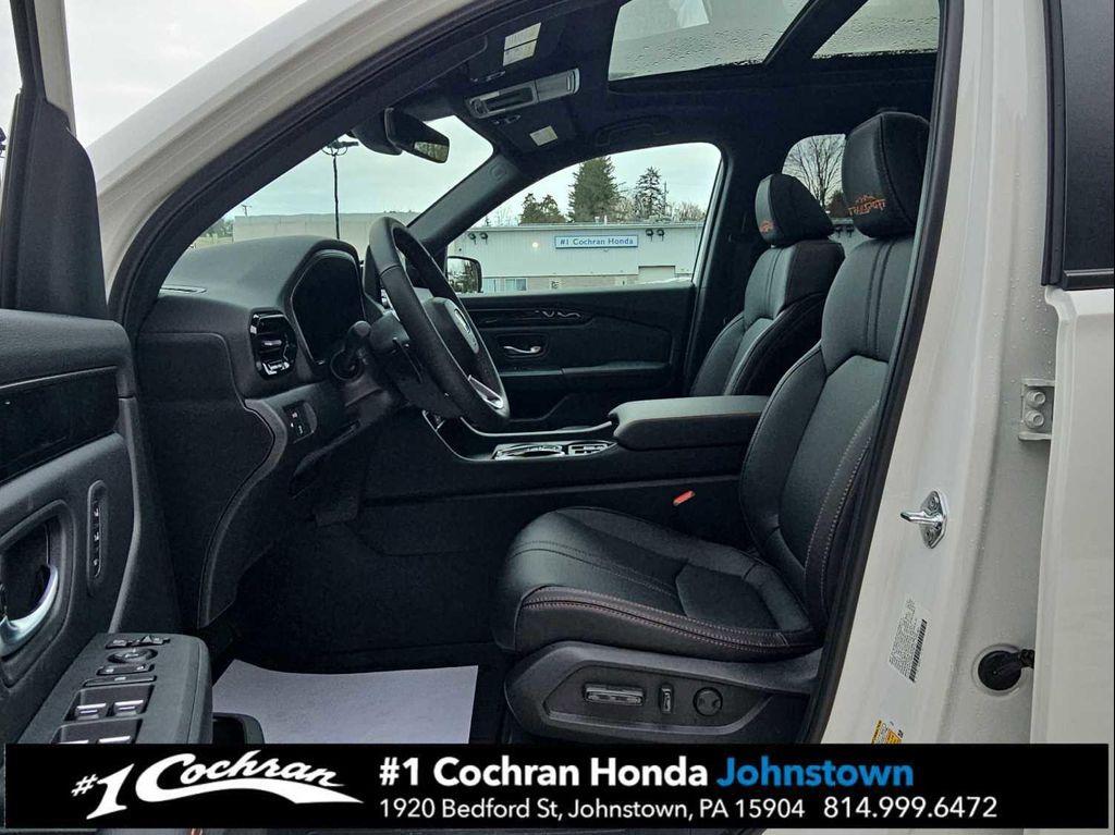 new 2025 Honda Pilot car, priced at $47,759