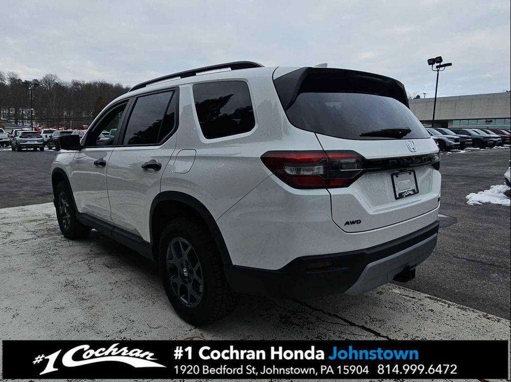 new 2025 Honda Pilot car, priced at $47,759