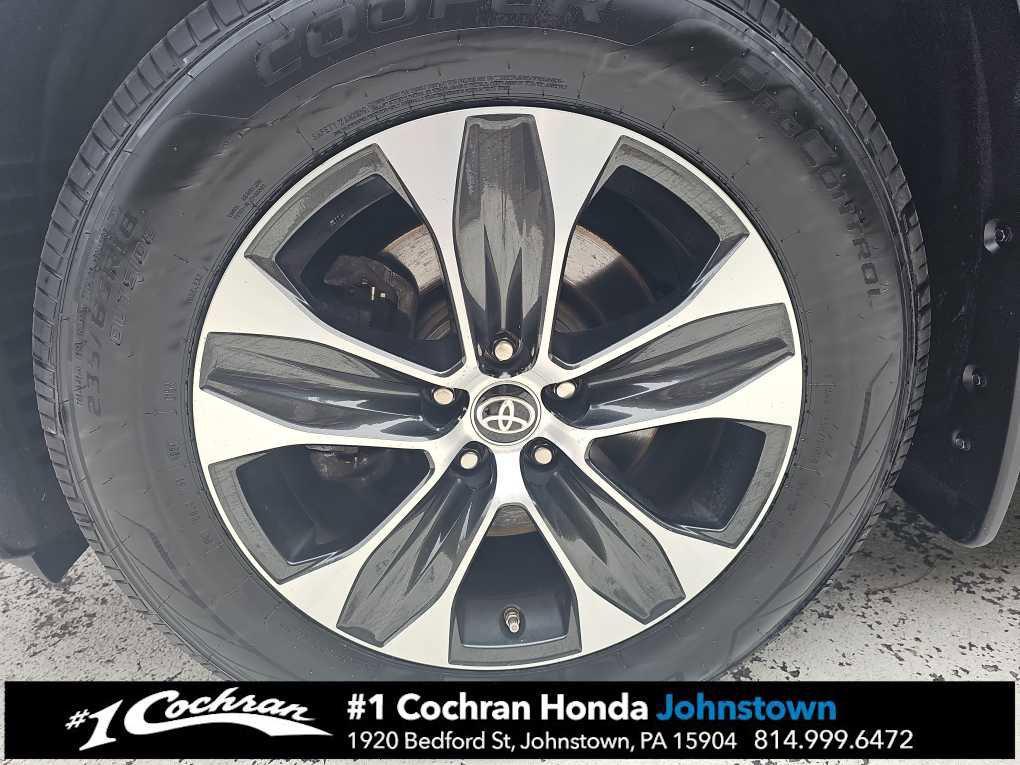 used 2021 Toyota Highlander car, priced at $27,998