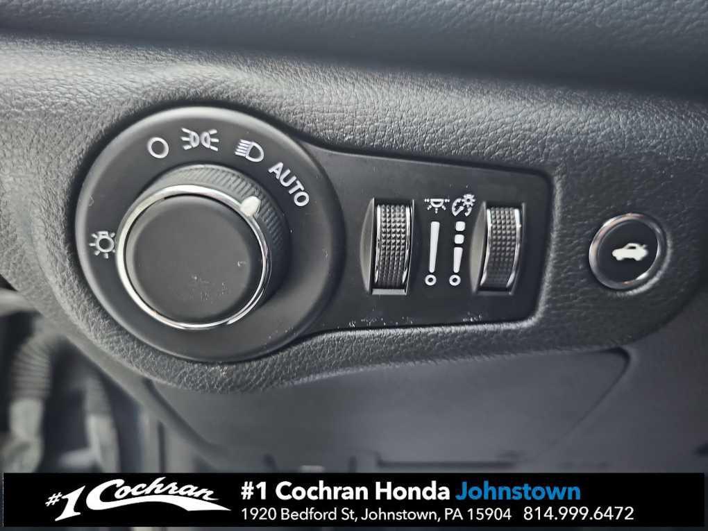 used 2016 Chrysler 200 car, priced at $9,998