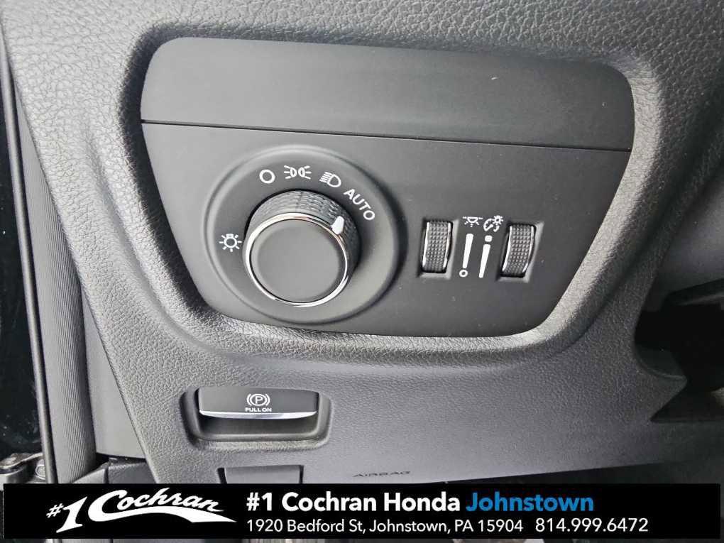 used 2023 Jeep Grand Cherokee car, priced at $28,998