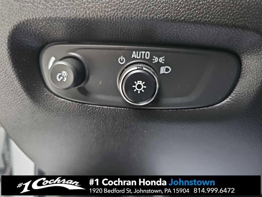 used 2022 Chevrolet Traverse car, priced at $22,998