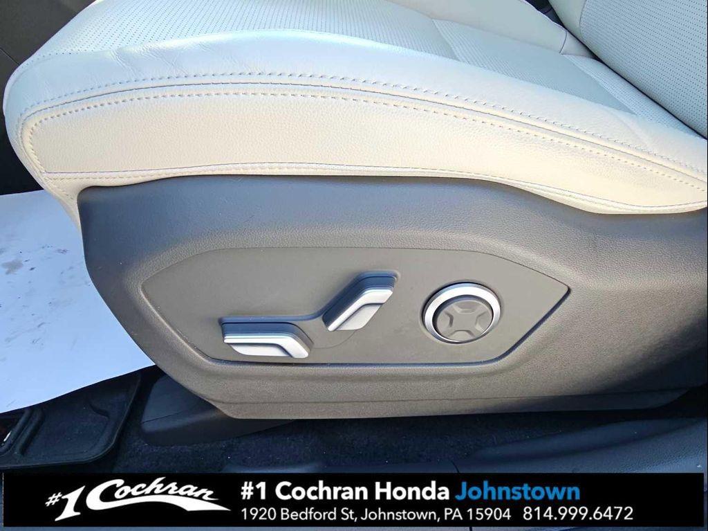 used 2025 Hyundai Santa Fe car, priced at $36,998