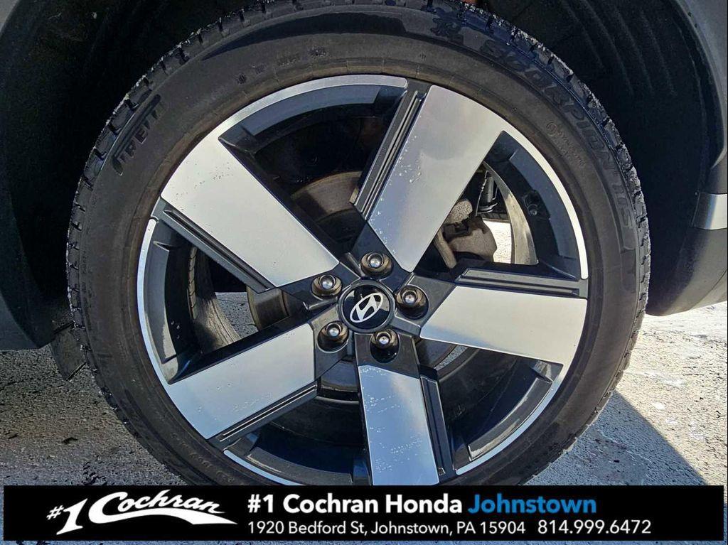 used 2025 Hyundai Santa Fe car, priced at $36,998