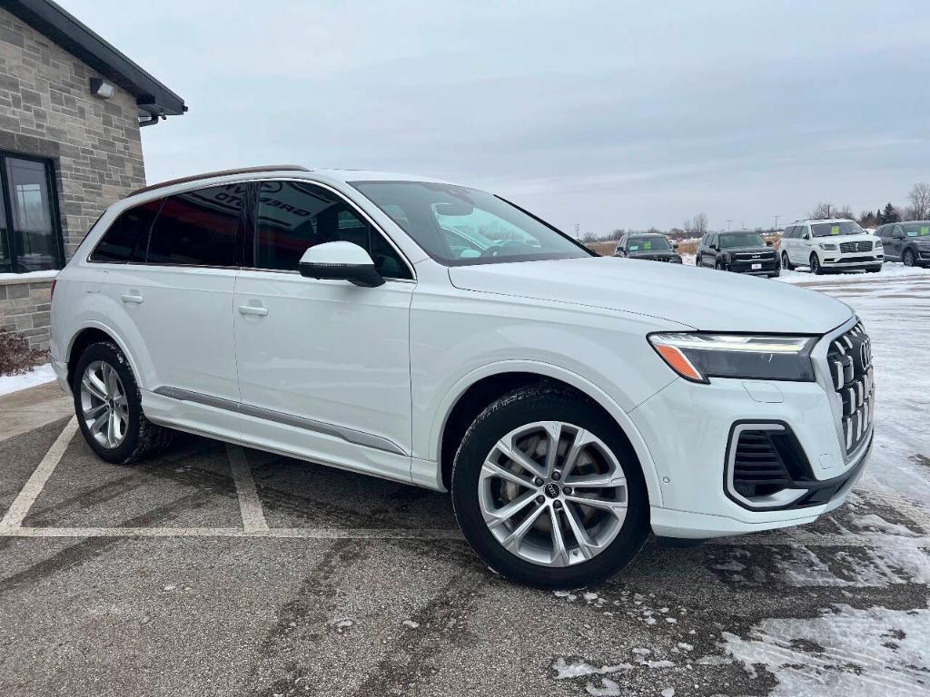 used 2025 Audi Q7 car, priced at $48,495