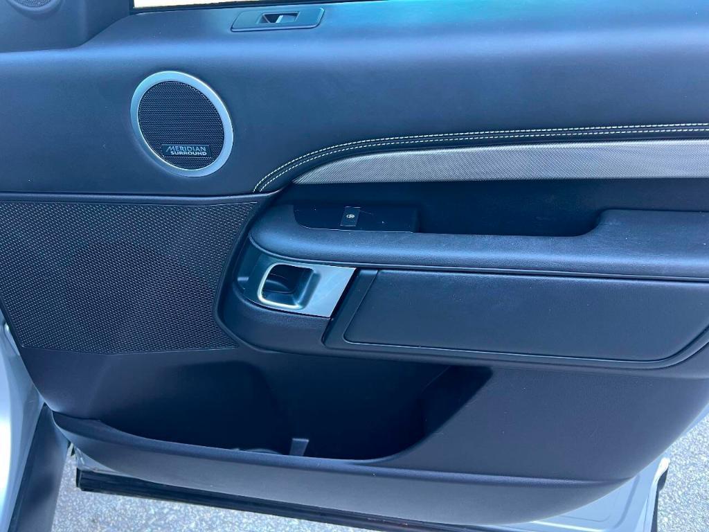 used 2018 Land Rover Discovery car, priced at $18,995