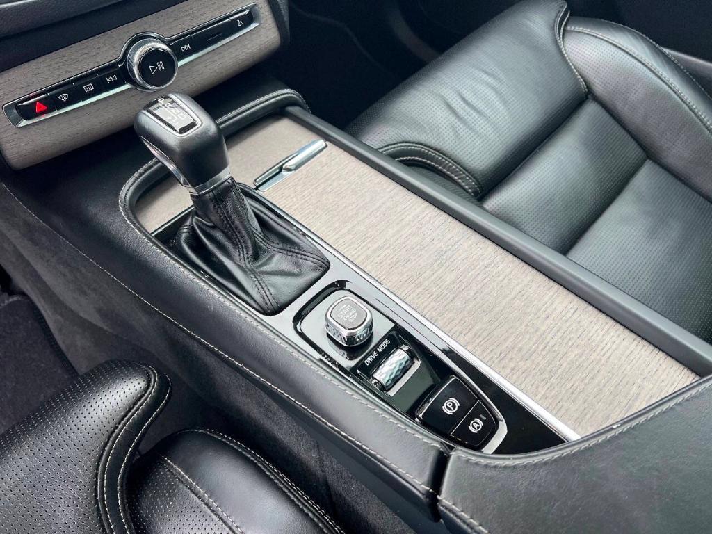 used 2021 Volvo XC90 car, priced at $34,395