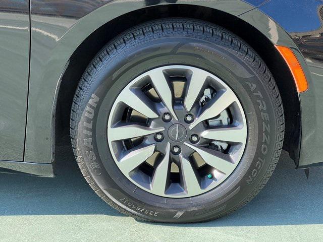 used 2024 Chrysler Pacifica Hybrid car, priced at $23,999