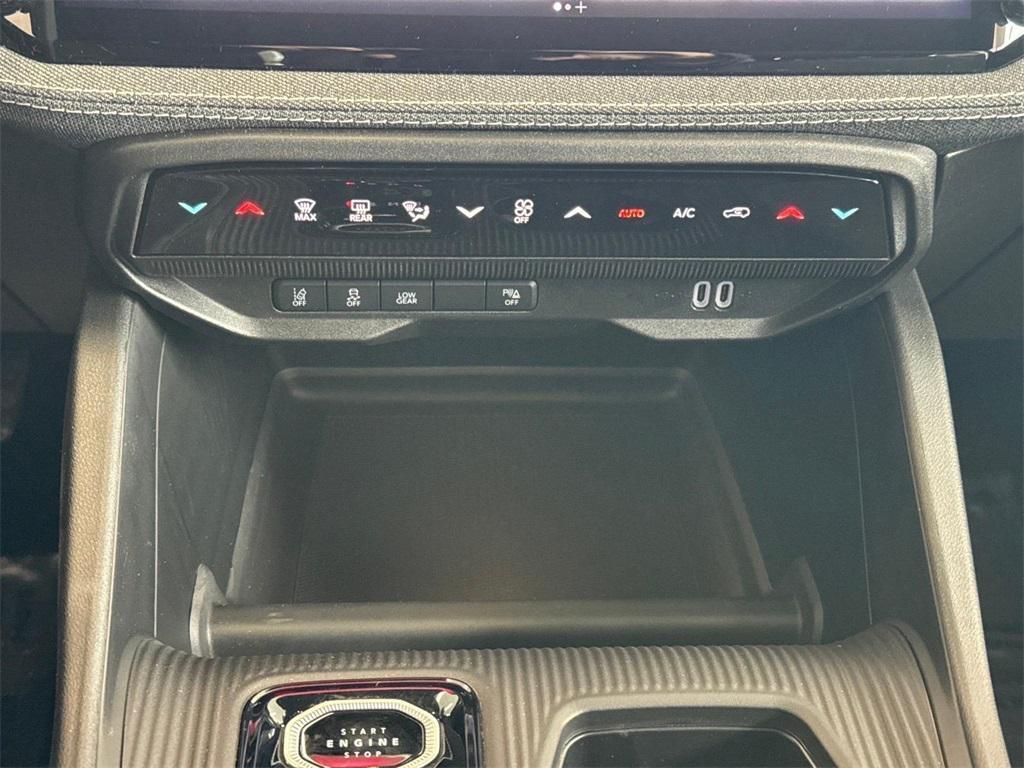 new 2026 Jeep Cherokee car, priced at $39,995