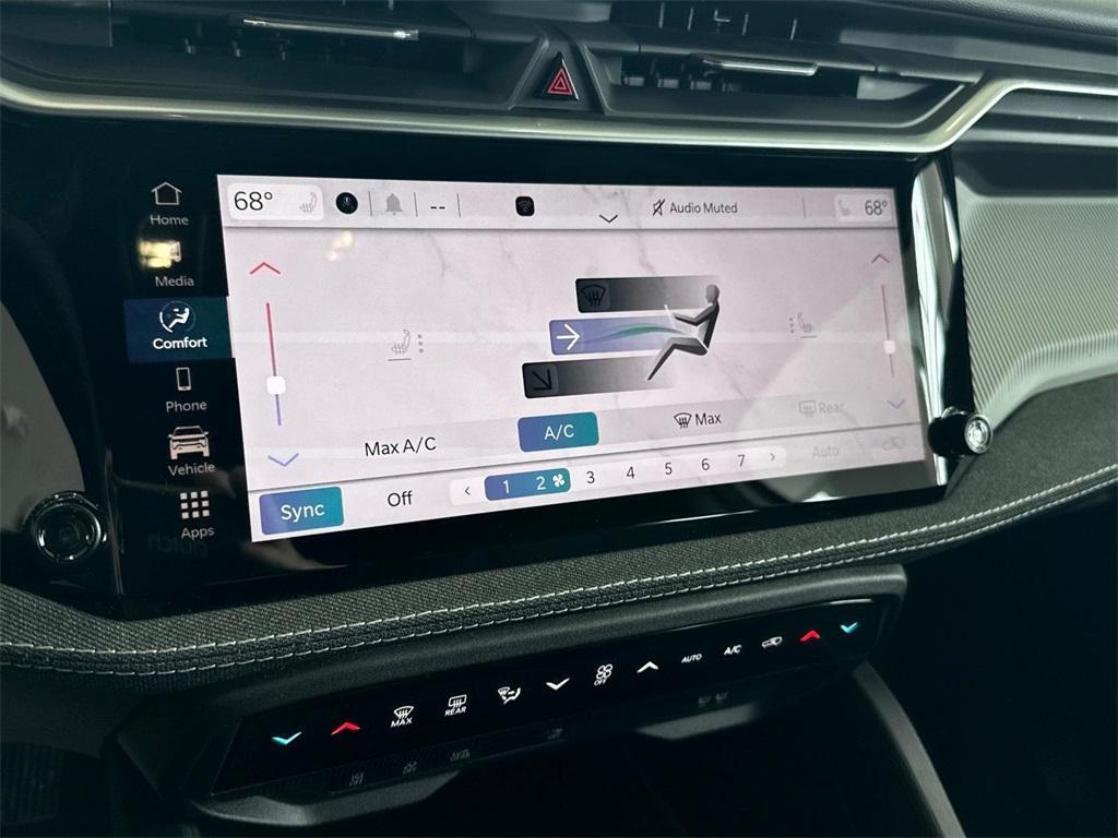 new 2026 Jeep Cherokee car, priced at $39,995