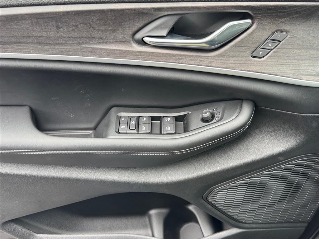 new 2025 Jeep Grand Cherokee car, priced at $47,995