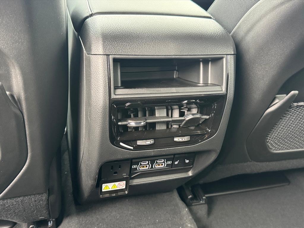 new 2025 Jeep Grand Cherokee car, priced at $47,995