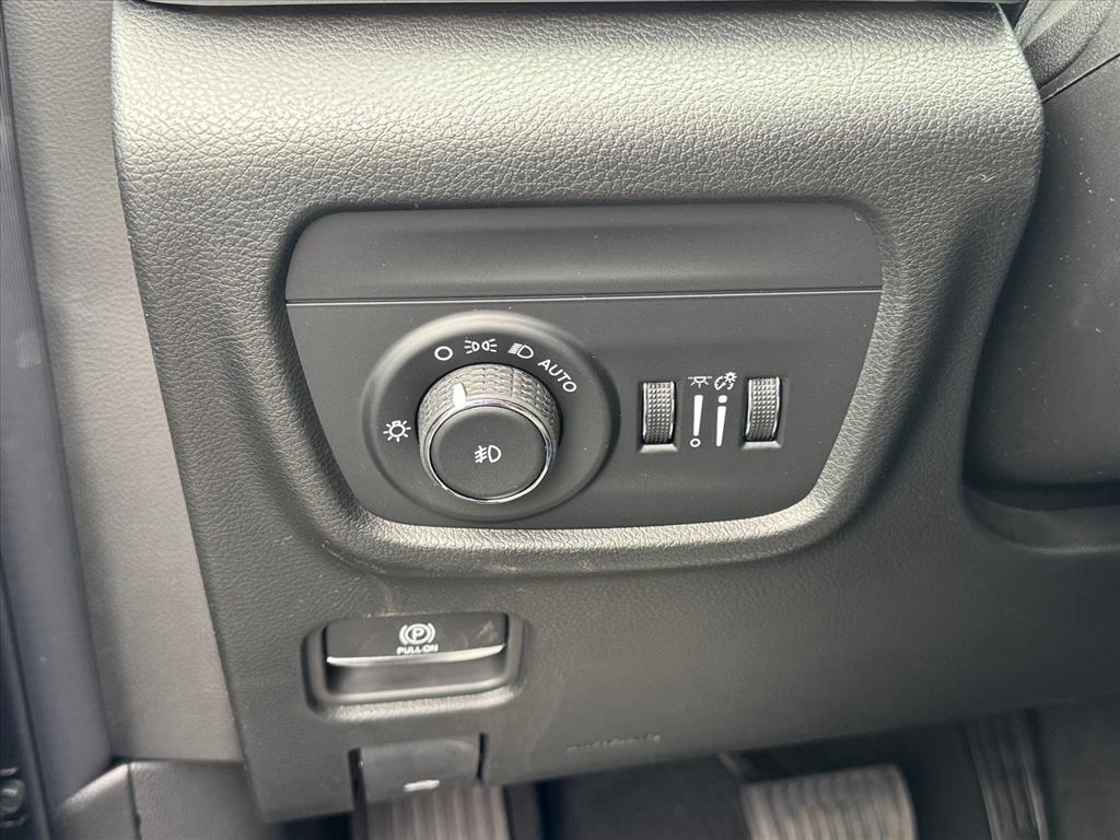 new 2025 Jeep Grand Cherokee car, priced at $47,995