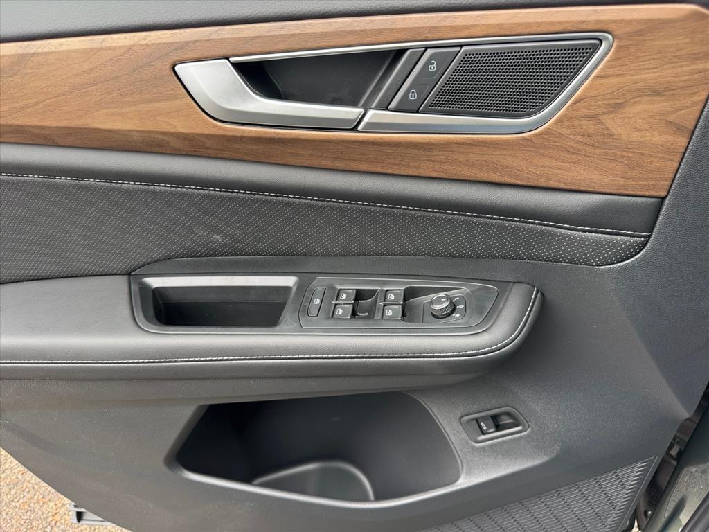 new 2026 Volkswagen Atlas car, priced at $43,054