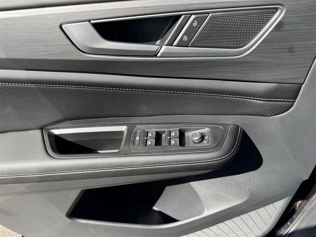 new 2026 Volkswagen Atlas Cross Sport car, priced at $38,524