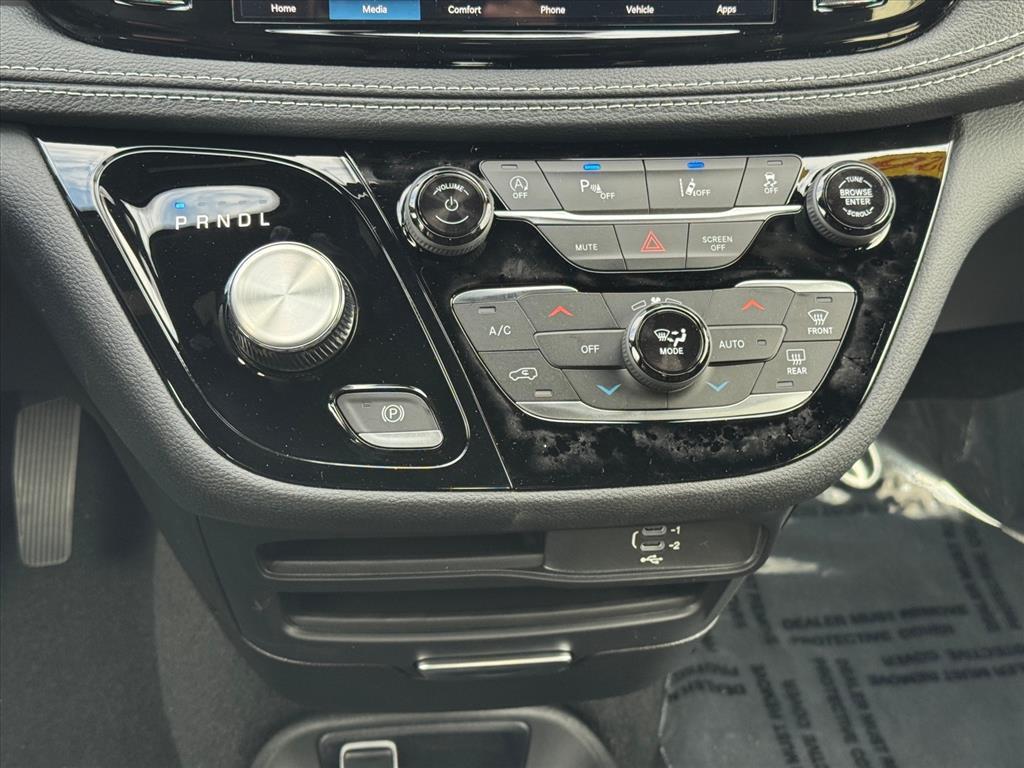 new 2026 Chrysler Pacifica car, priced at $40,849