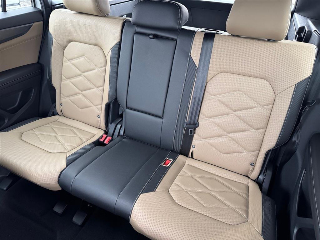 new 2026 Volkswagen Atlas Cross Sport car, priced at $39,205