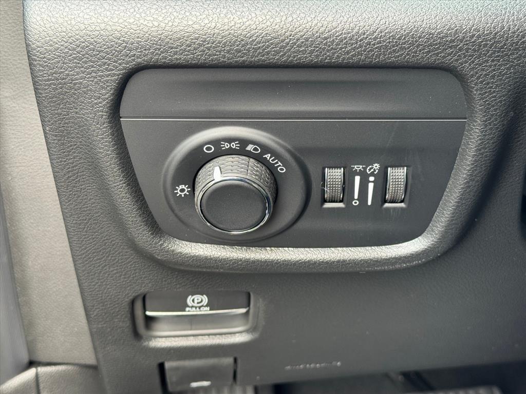 new 2025 Jeep Grand Cherokee L car, priced at $43,776