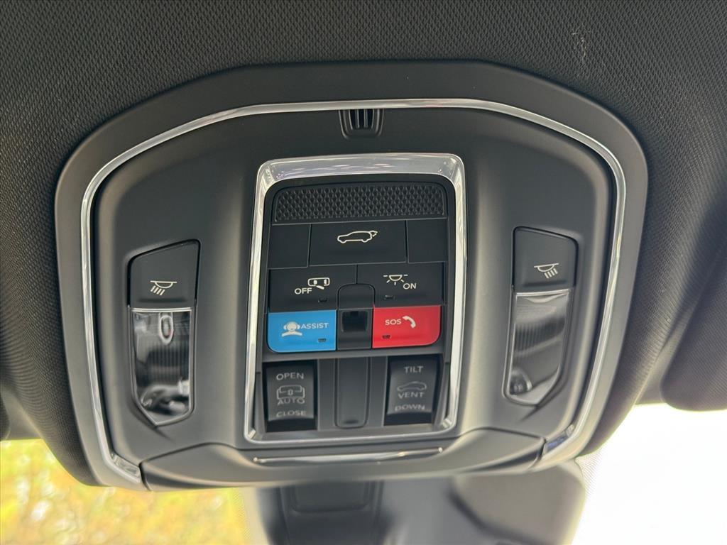 new 2025 Jeep Grand Cherokee L car, priced at $43,776