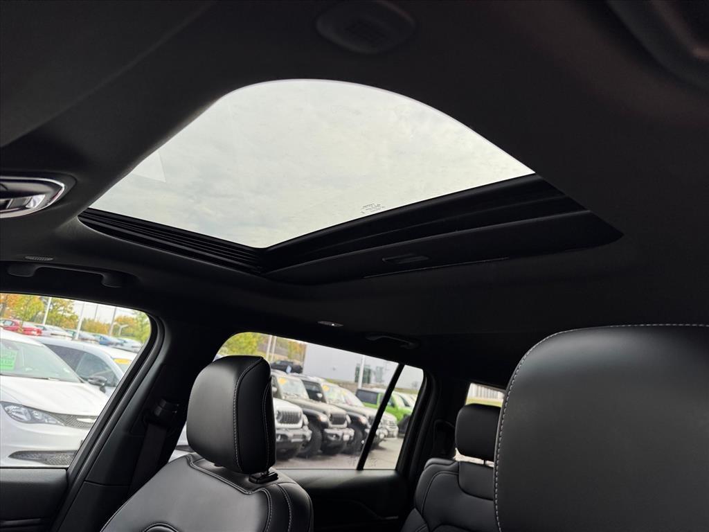 new 2025 Jeep Grand Cherokee L car, priced at $43,776