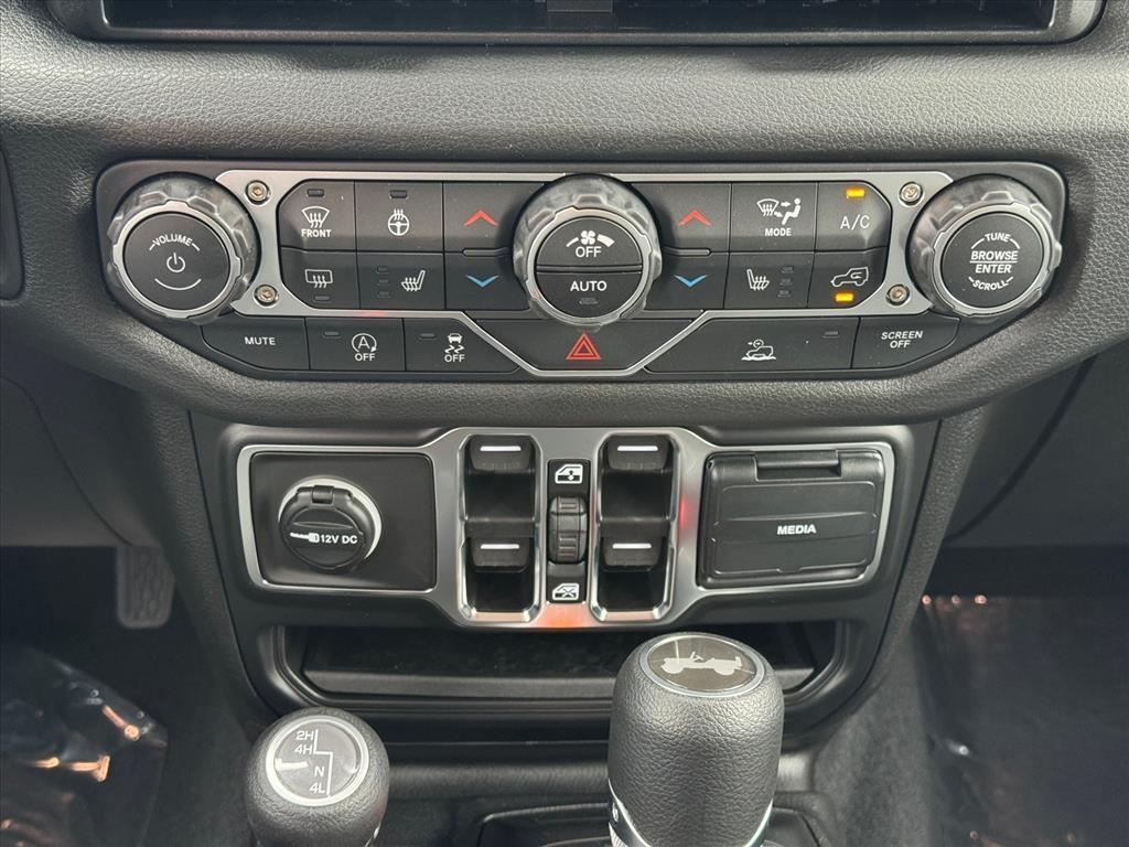 new 2026 Jeep Wrangler car, priced at $45,672