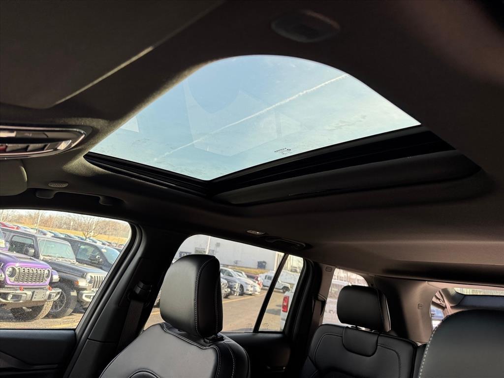 new 2025 Jeep Grand Cherokee car, priced at $44,180