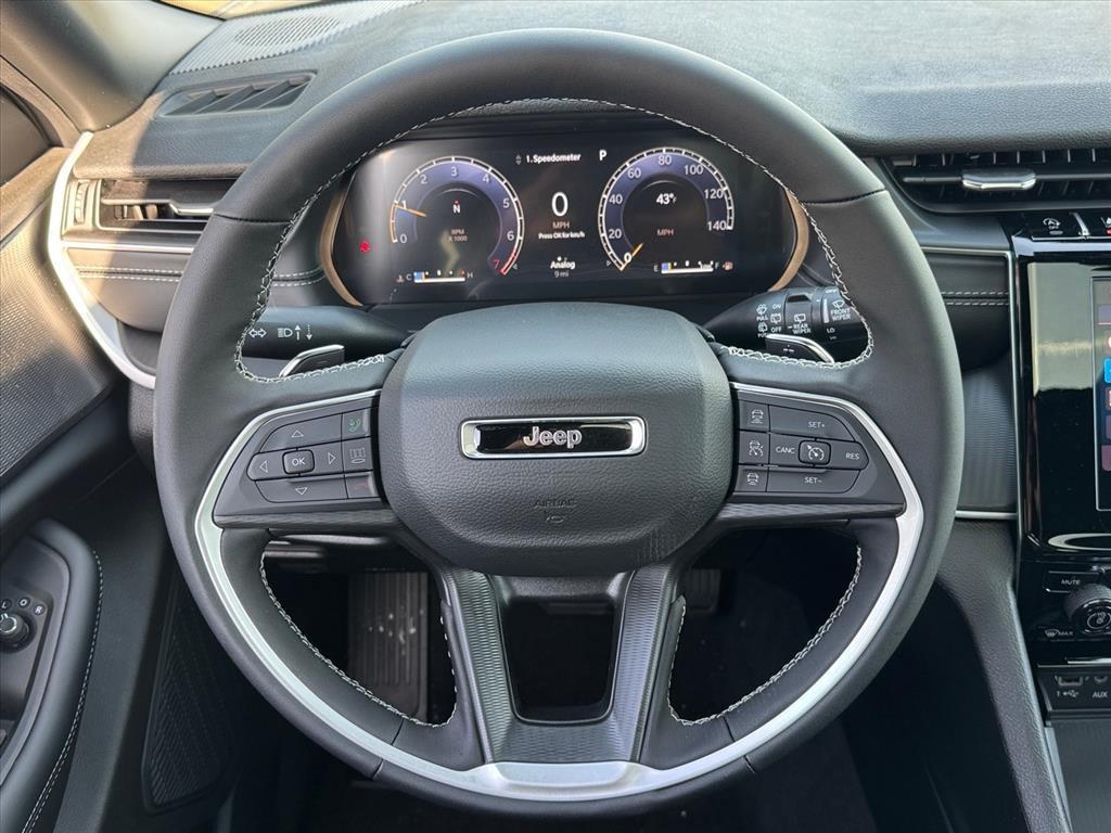 new 2025 Jeep Grand Cherokee car, priced at $44,180