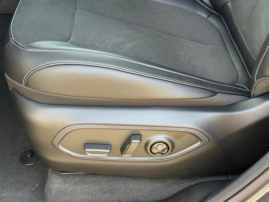 new 2025 Jeep Grand Cherokee car, priced at $44,180