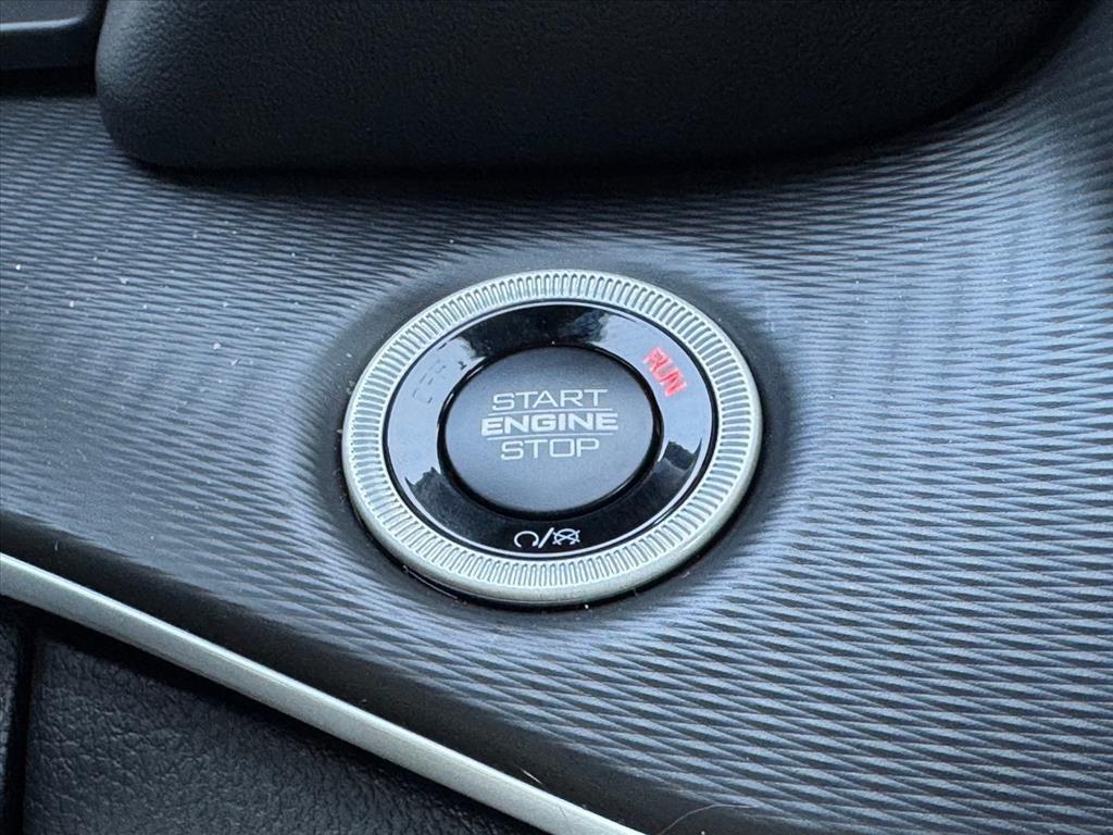 new 2025 Jeep Grand Cherokee car, priced at $44,180