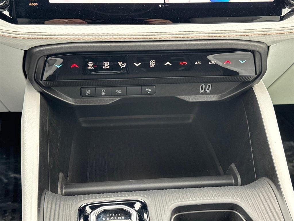 new 2026 Jeep Cherokee car, priced at $44,310