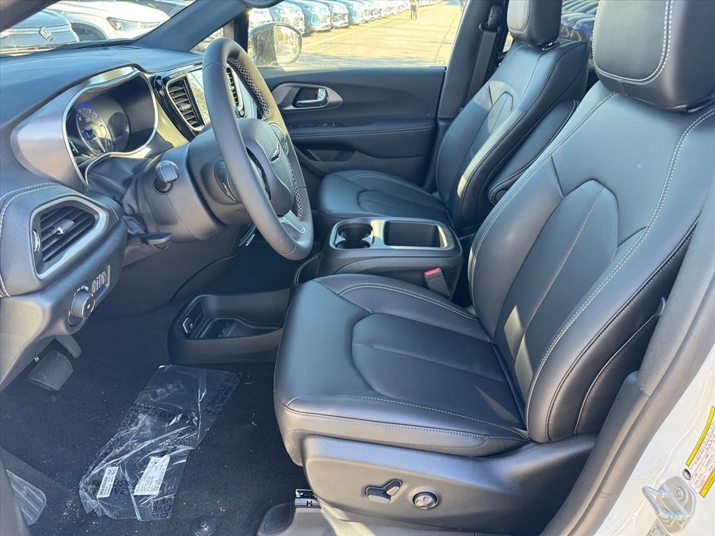 new 2026 Chrysler Pacifica car, priced at $41,612