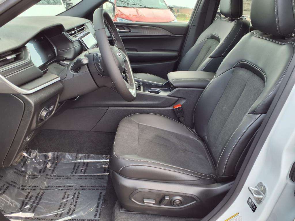 new 2025 Jeep Grand Cherokee L car, priced at $41,123