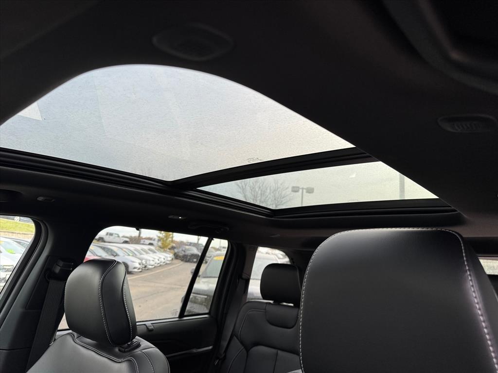 new 2025 Jeep Grand Cherokee car, priced at $47,995