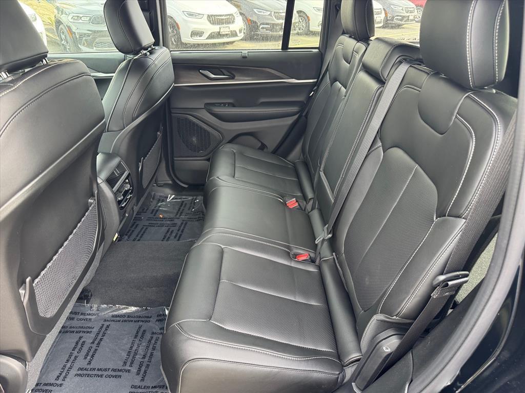 new 2025 Jeep Grand Cherokee car, priced at $47,995