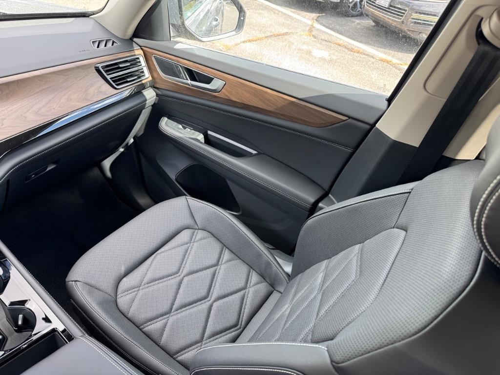 new 2026 Volkswagen Atlas car, priced at $44,373