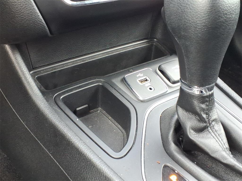 used 2019 Jeep Cherokee car, priced at $14,995