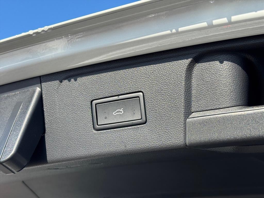 new 2026 Volkswagen Atlas car, priced at $47,026