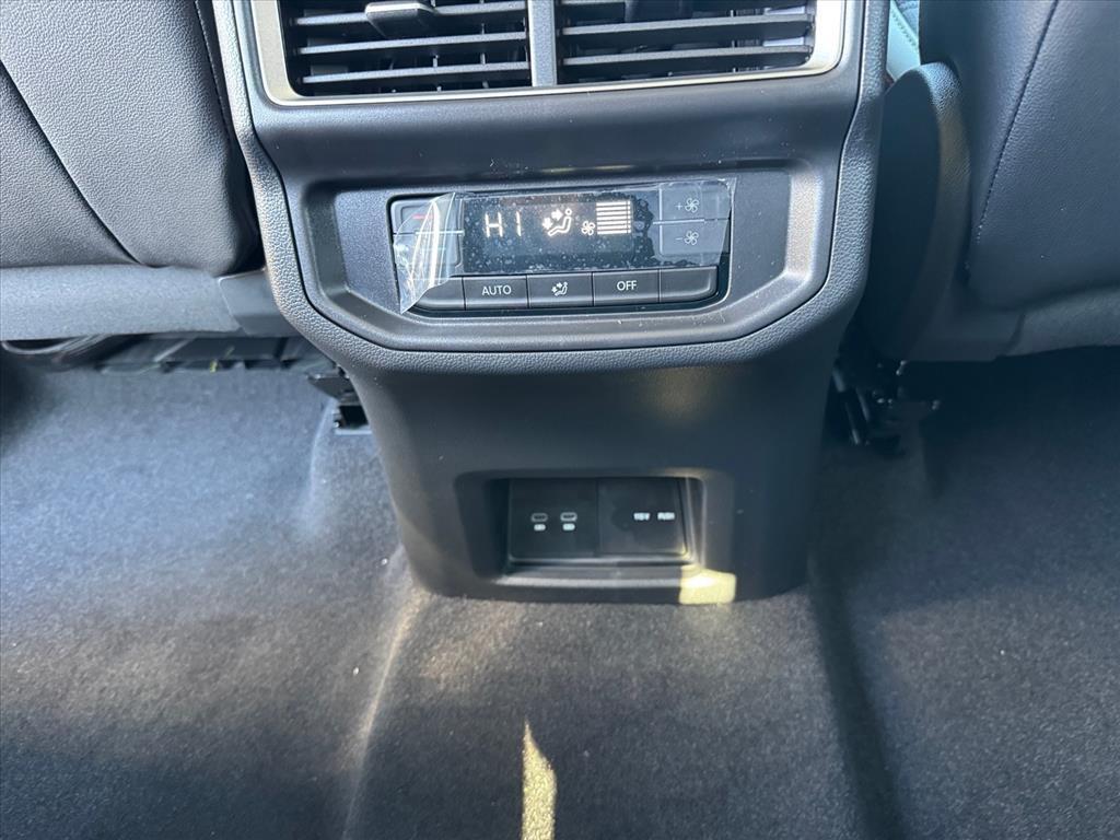 new 2026 Volkswagen Atlas car, priced at $47,026