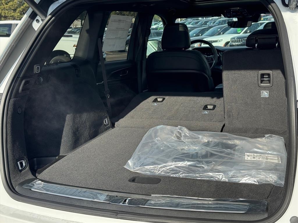 new 2025 Jeep Grand Cherokee car, priced at $56,488