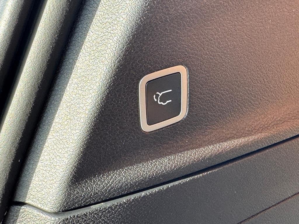 new 2026 Chrysler Pacifica car, priced at $59,220