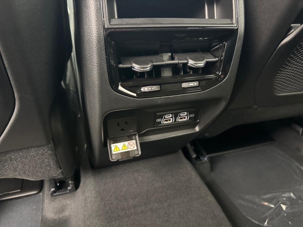 new 2025 Jeep Grand Cherokee car, priced at $44,180