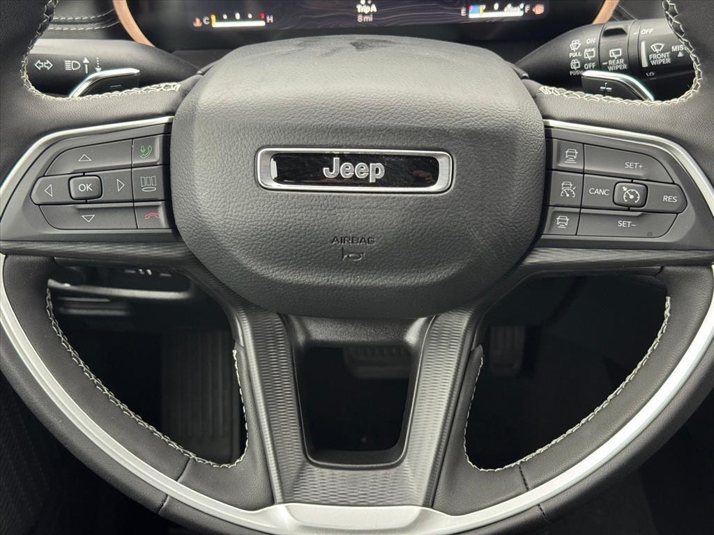new 2025 Jeep Grand Cherokee car, priced at $44,180